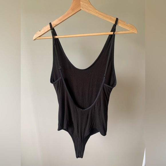 Aritzia - open back bodysuit - Picture 2 of 3